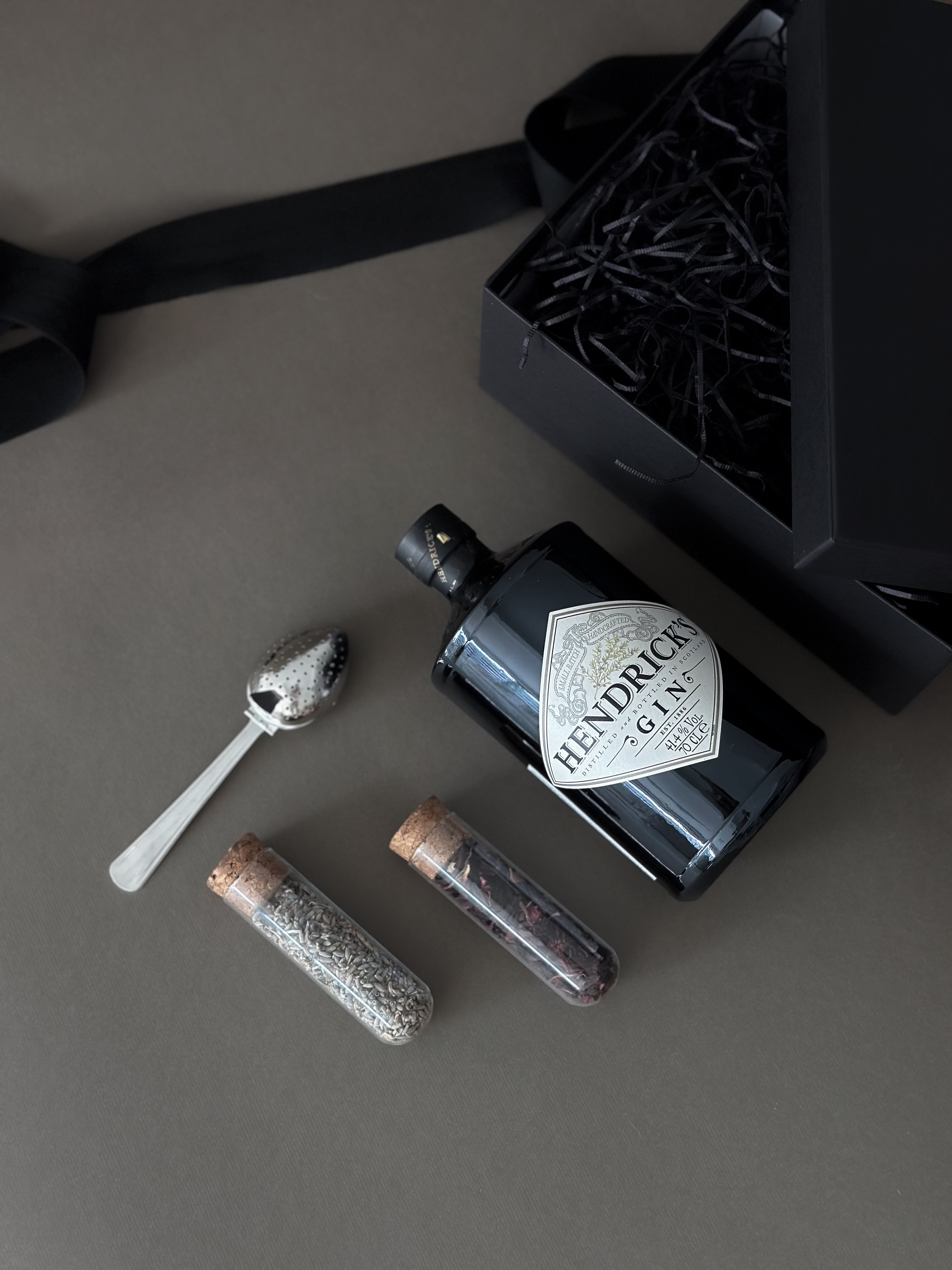 Box Hendricks Regular