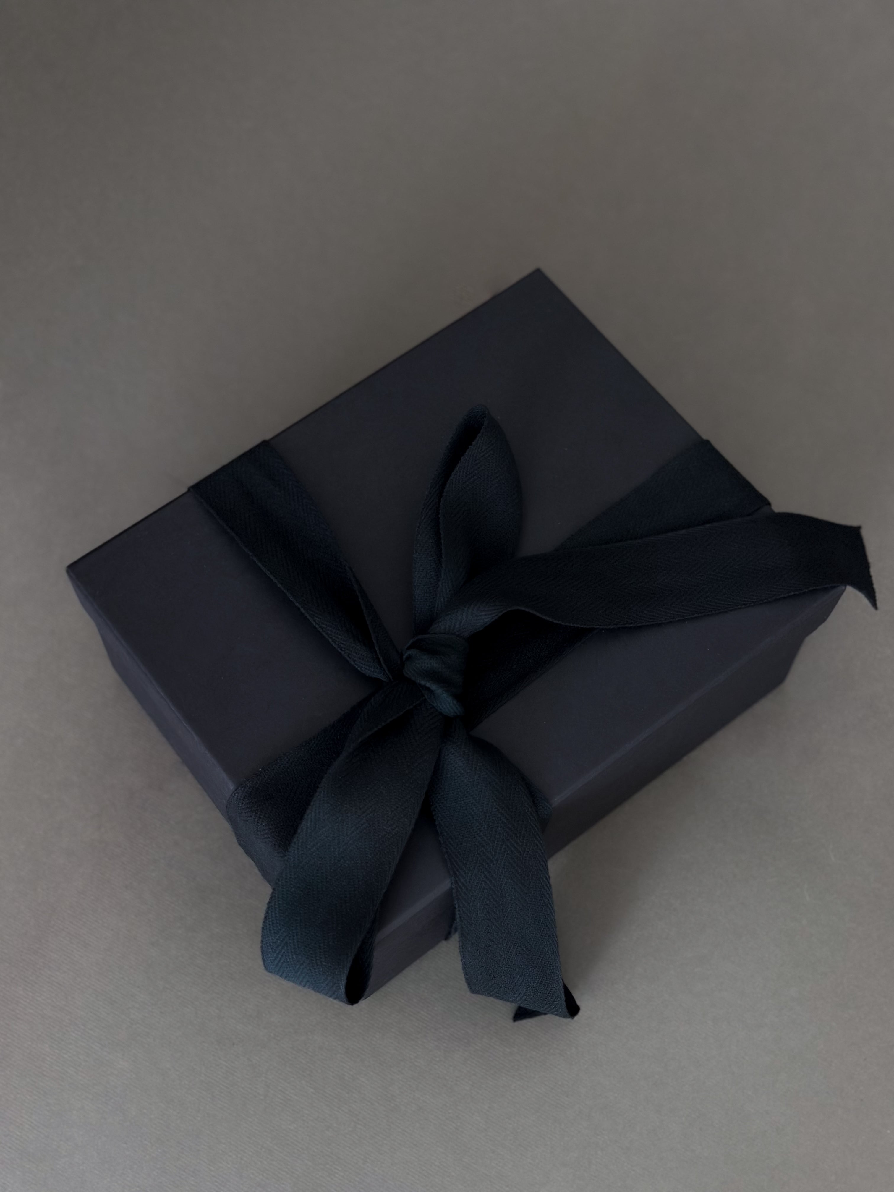 Box Hendricks Regular